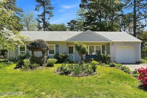 featured image of 1163 Manor Dr