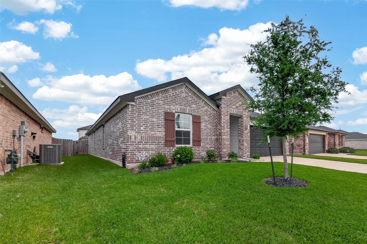 1119 Kinder Sky Ln - Photo 2 of 34