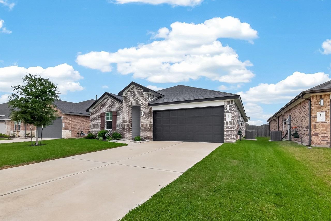 1119 Kinder Sky Ln - Photo 3 of 34