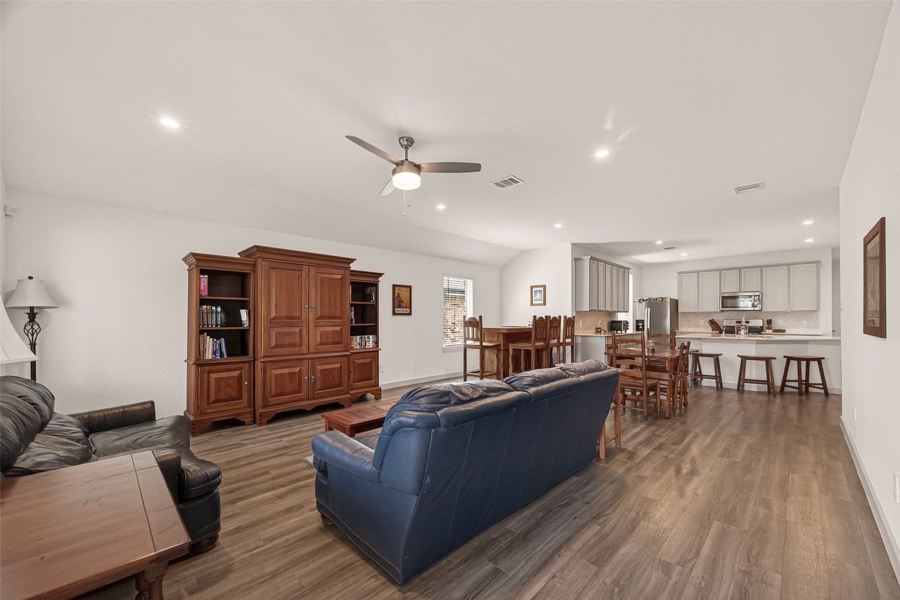 1119 Kinder Sky Ln - Photo 7 of 34