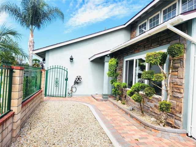 3830 Daisy Dr - Photo 4 of 16