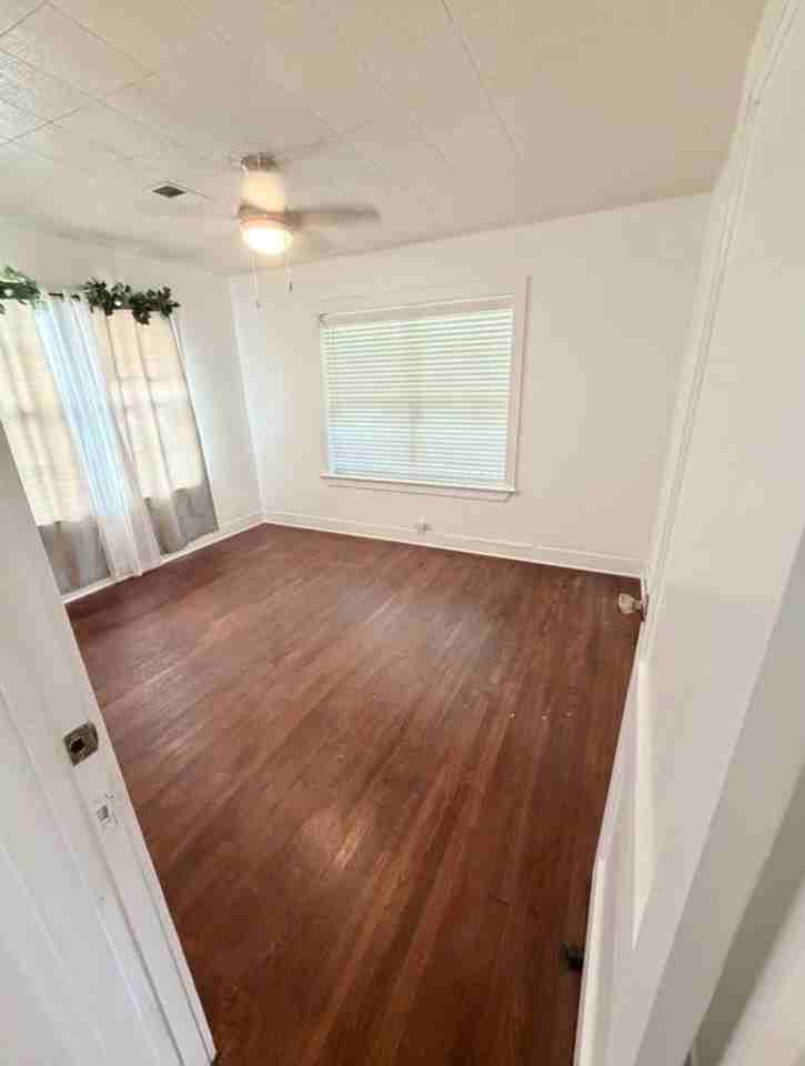 428 10th Ave N - Photo 4 of 9