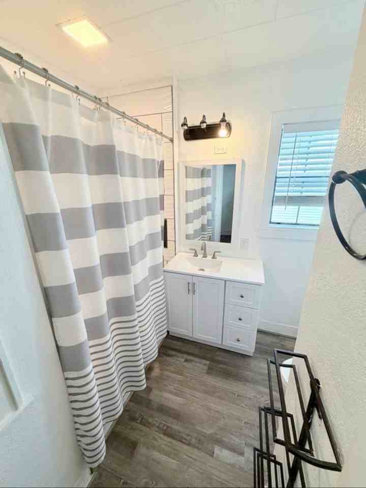 428 10th Ave N - Photo 6 of 9