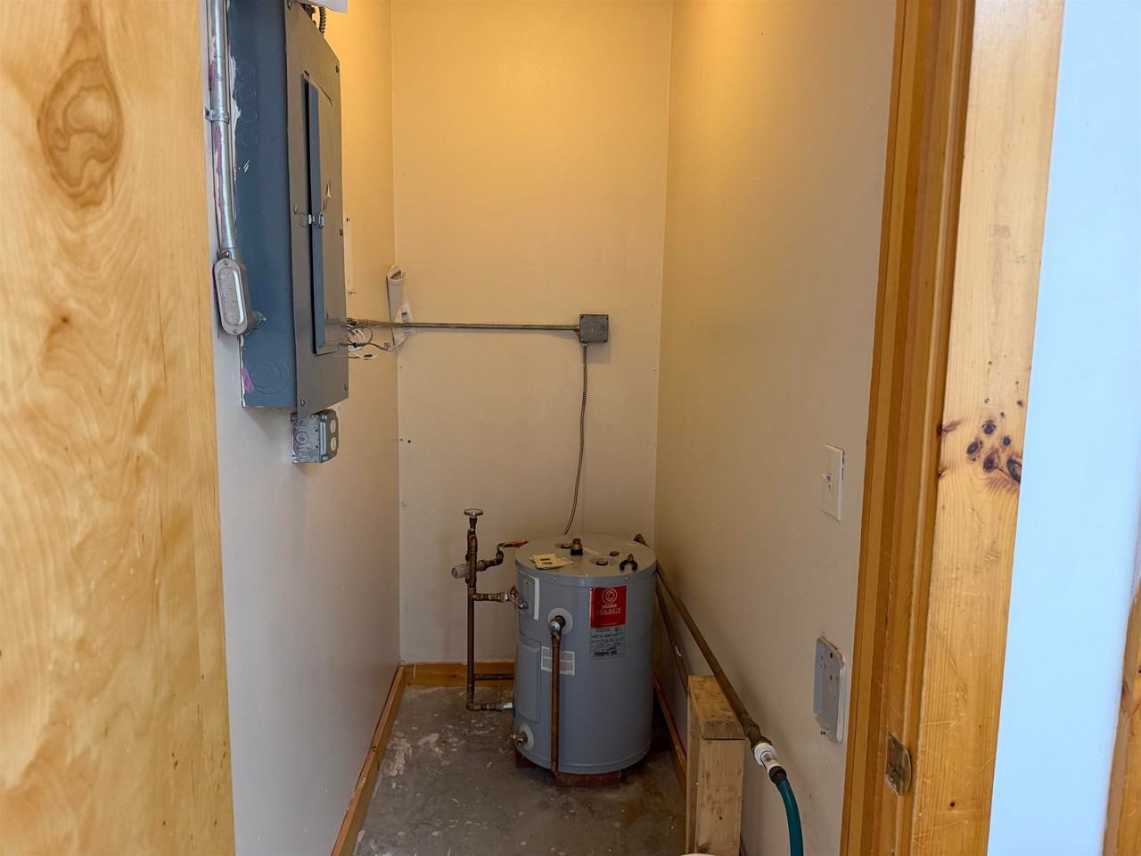 30 Mountain View Plz - Photo 2 of 5