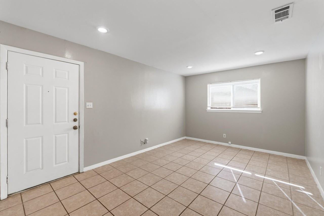2201 Lanier Dr - Photo 6 of 25