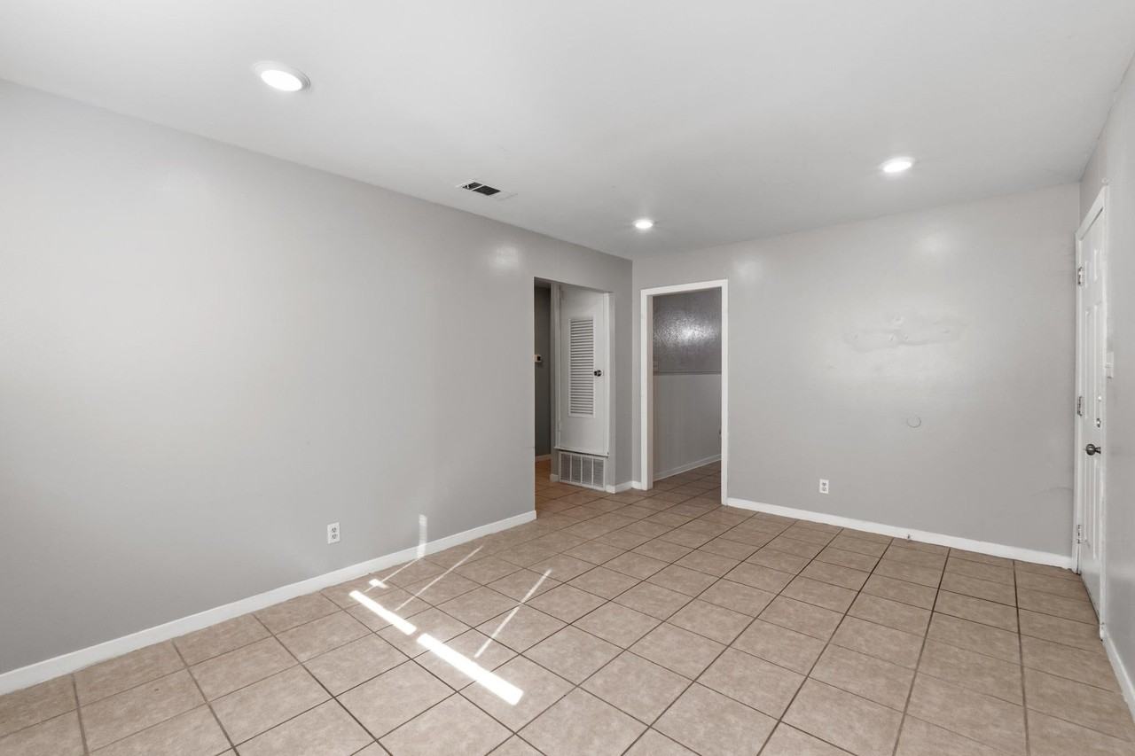 2201 Lanier Dr - Photo 7 of 25