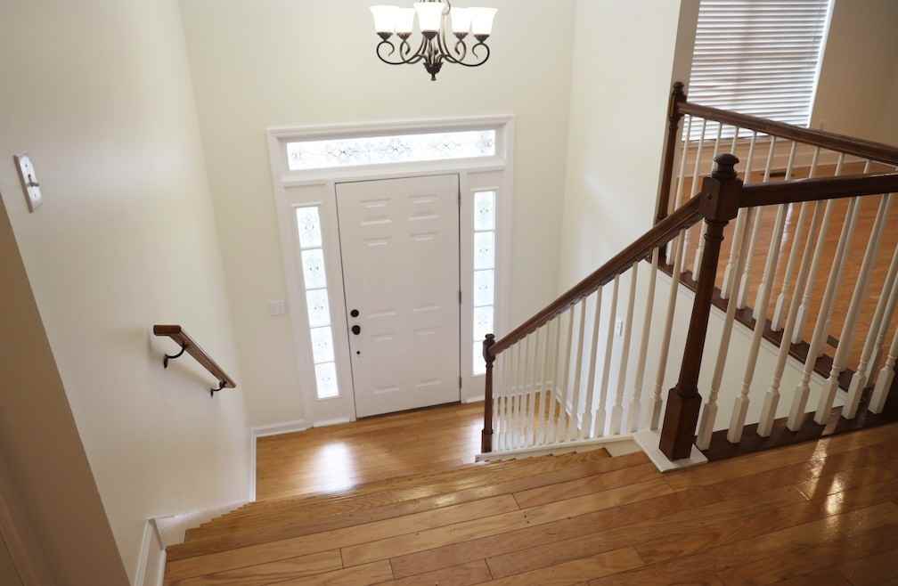 1406 Clairmonte Cir - Photo 2 of 14