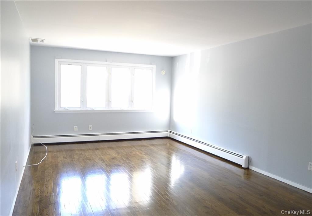 156 Truman Ave - Photo 3 of 17
