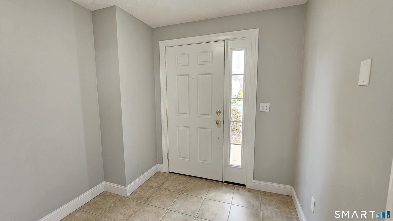 1158 Hartford Tpke - Photo 3 of 20