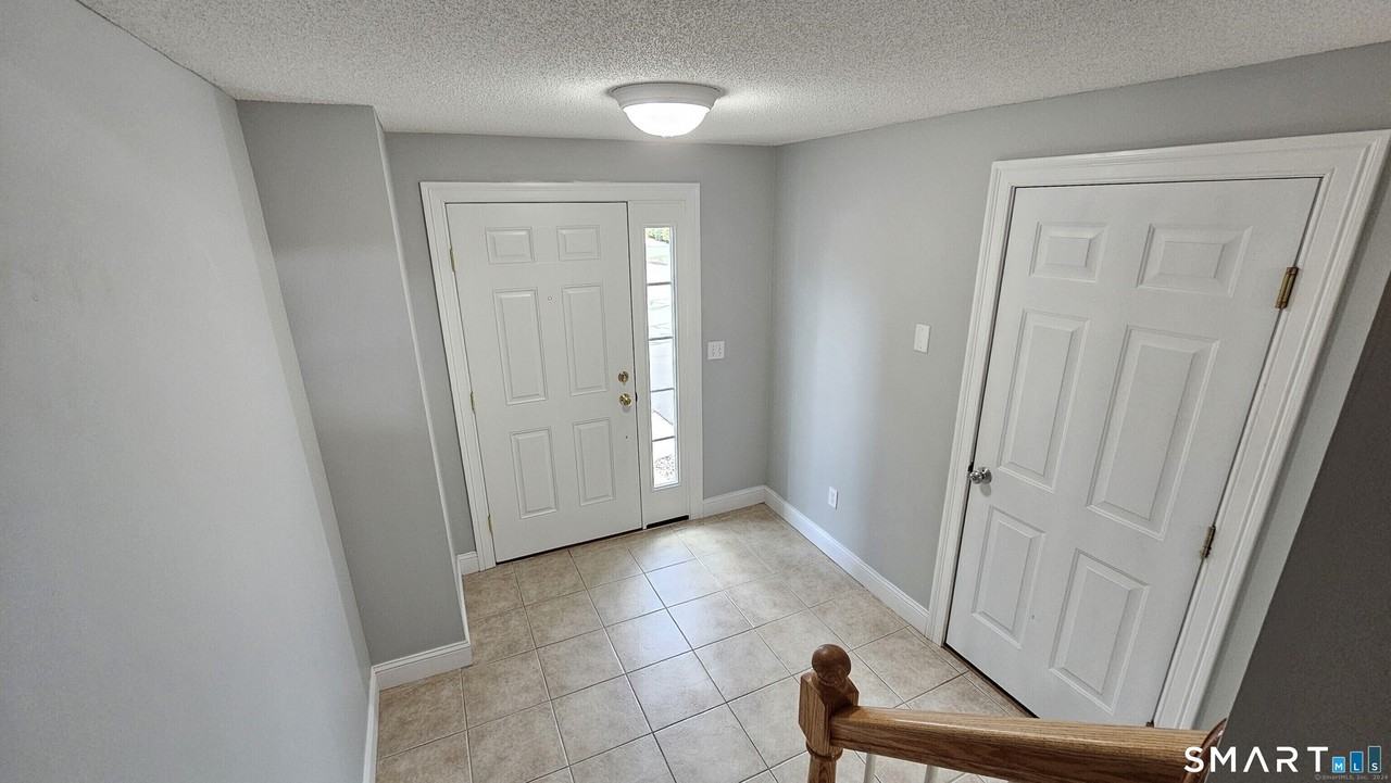 1158 Hartford Tpke - Photo 5 of 20