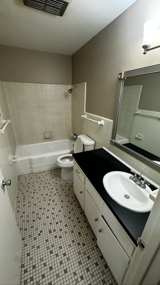 2 Bed/1.5 Bath at 2201 Scott St, Little Rock - Photo 5 of 25