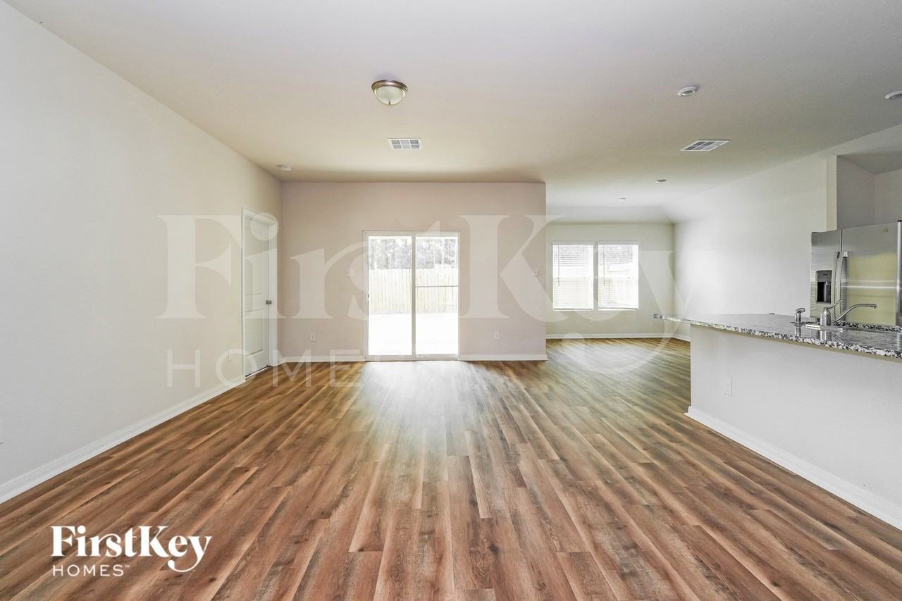 17644 Cedar Crest Dr - Photo 2 of 20