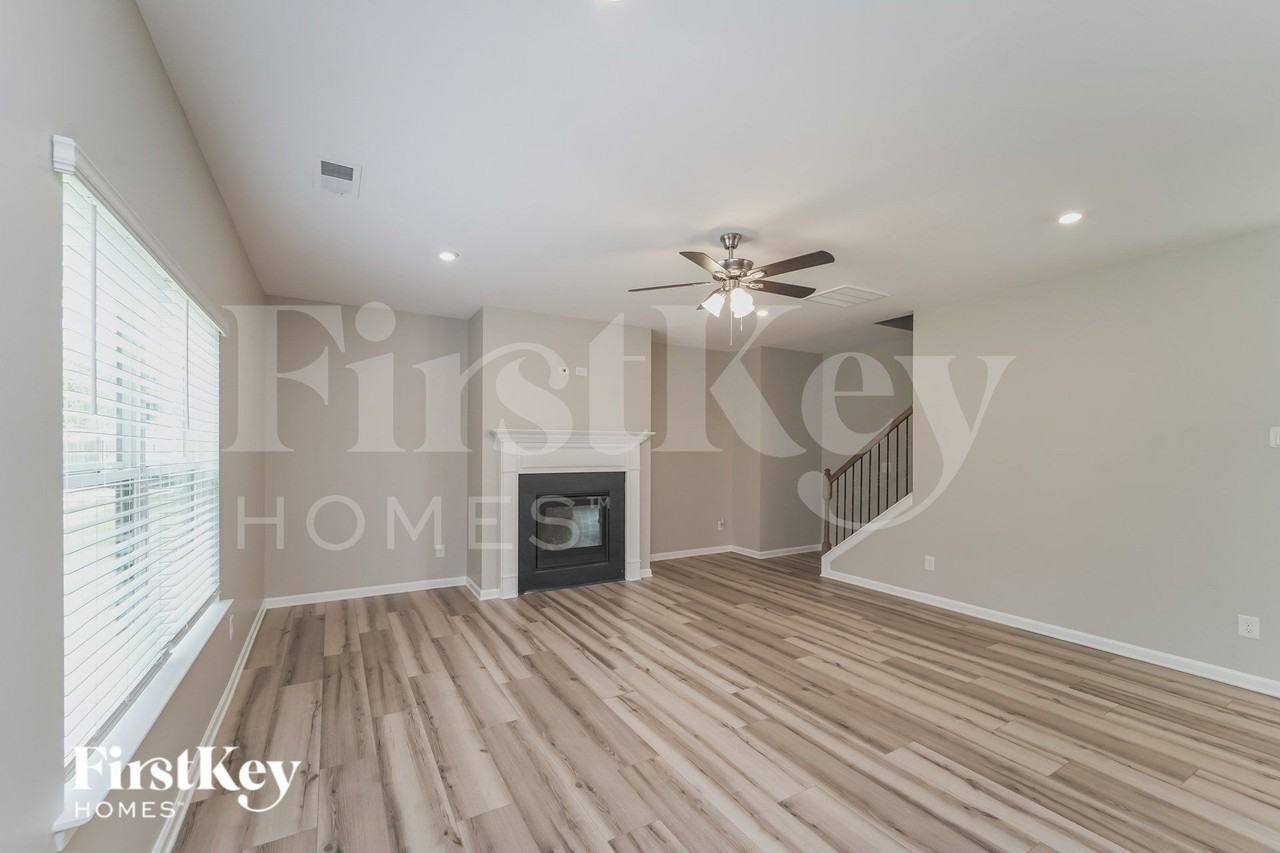 6351 Trinity Crossing Cir - Photo 3 of 16