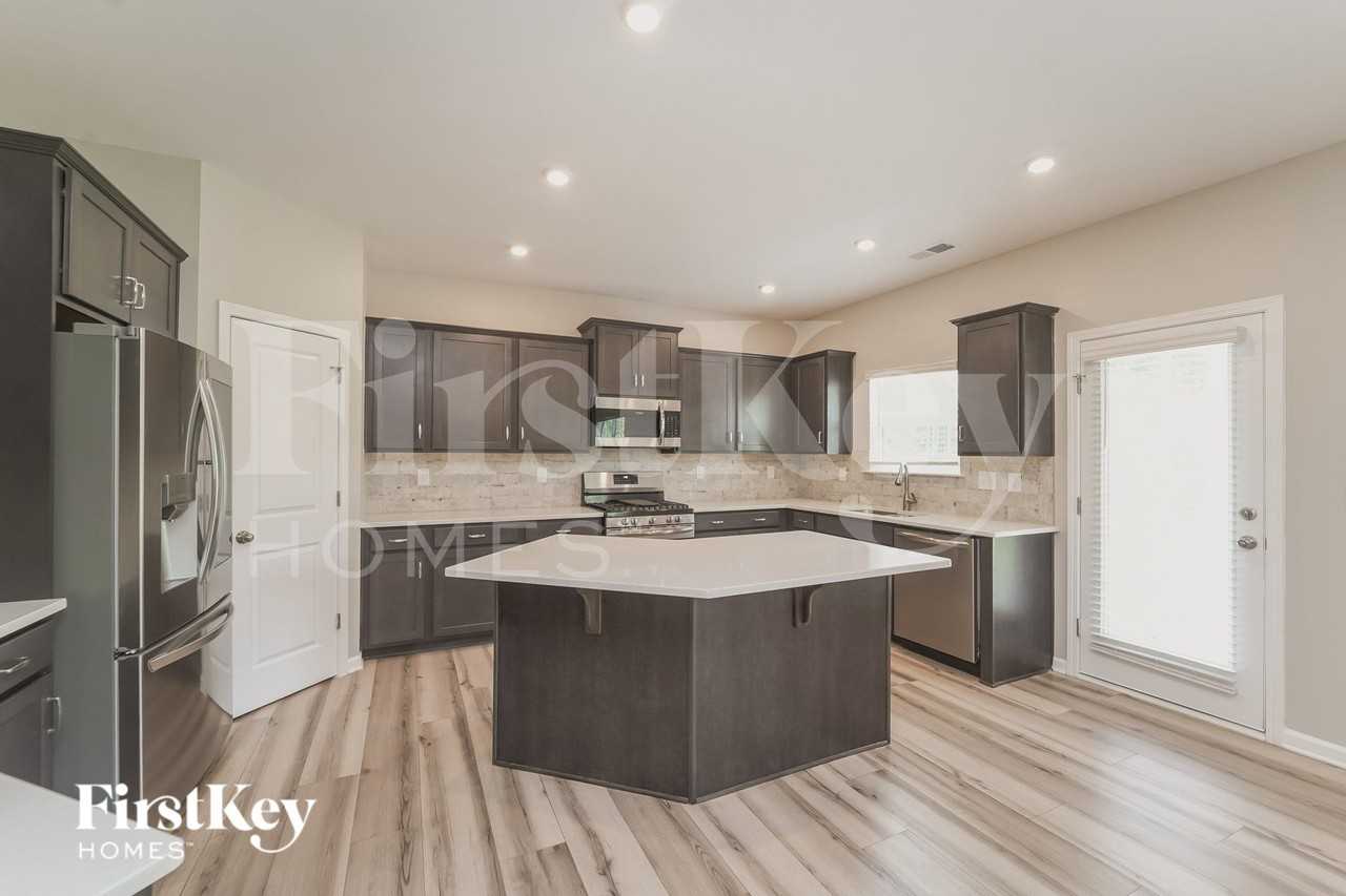 6351 Trinity Crossing Cir - Photo 6 of 16