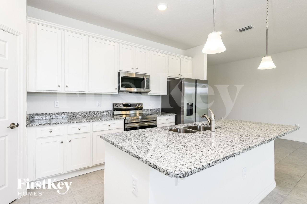 1622 Isleta Loop - Photo 7 of 17