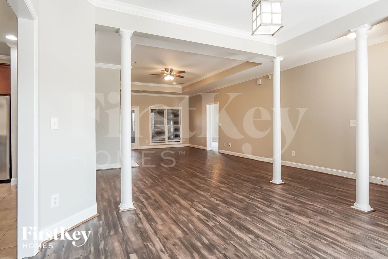 3100 Chelsea Park Rdg - Photo 5 of 15