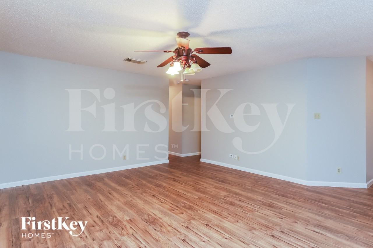 15975 Tampke Pl - Photo 3 of 16