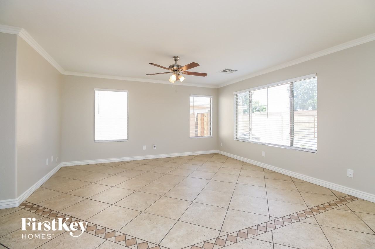 2477 W Wrangler Way - Photo 2 of 15