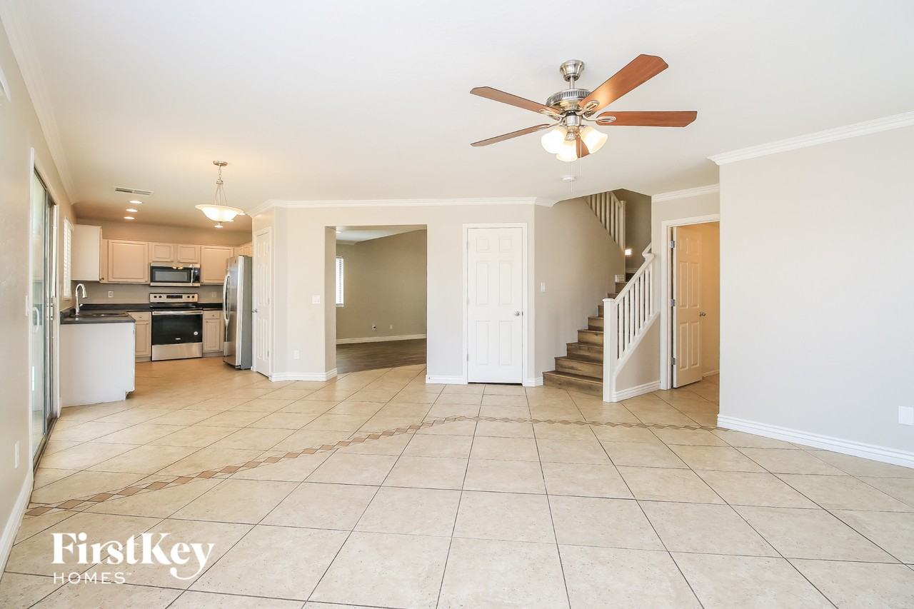 2477 W Wrangler Way - Photo 3 of 15