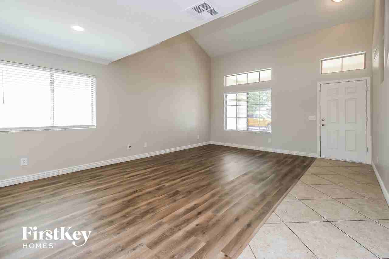 2477 W Wrangler Way - Photo 5 of 15