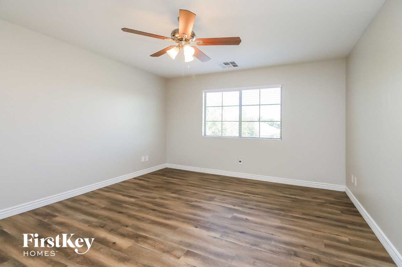 2477 W Wrangler Way - Photo 7 of 15