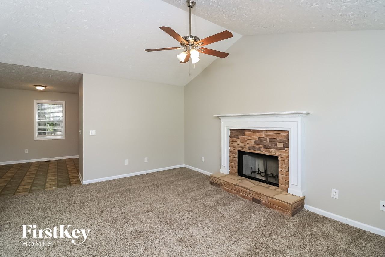 16 Pleasant Dr - Photo 3 of 15