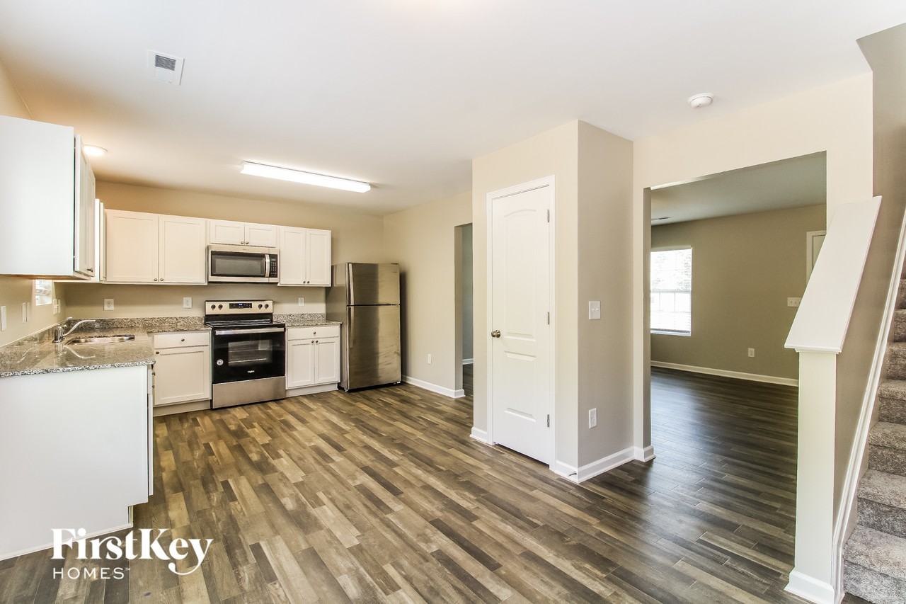 206 Glenoaks Dr - Photo 4 of 12