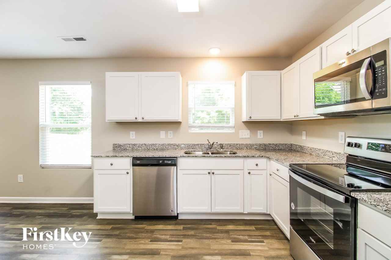 206 Glenoaks Dr - Photo 5 of 12