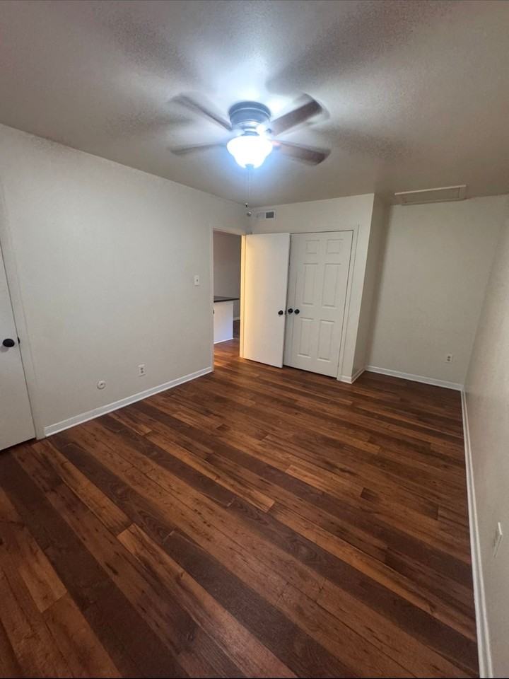 Lanai Apartments LLC - Photo 6 of 13