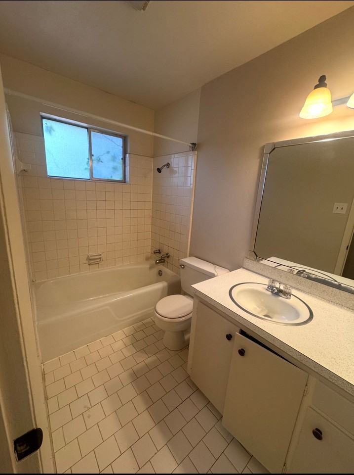 Lanai Apartments LLC - Photo 7 of 13