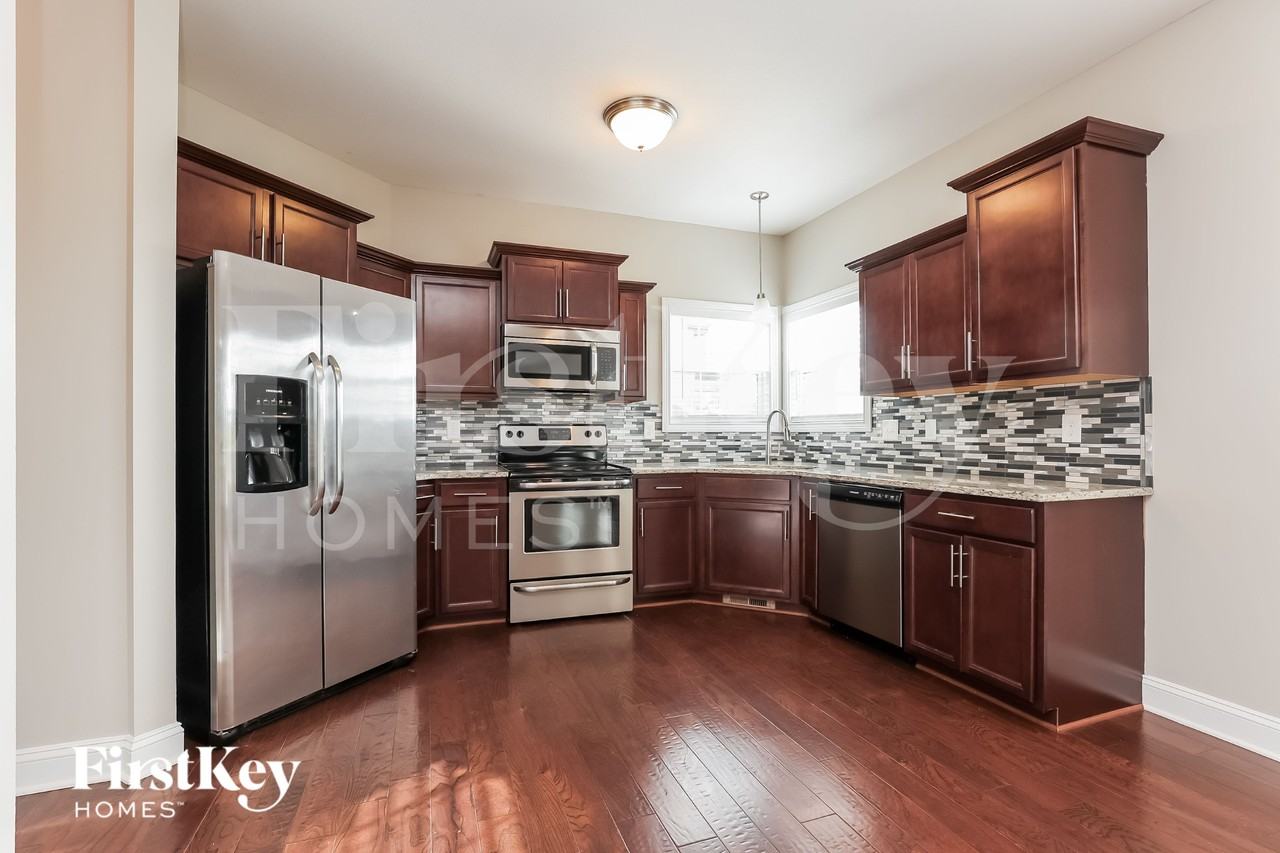 2392 Andersonville Dr - Photo 5 of 15