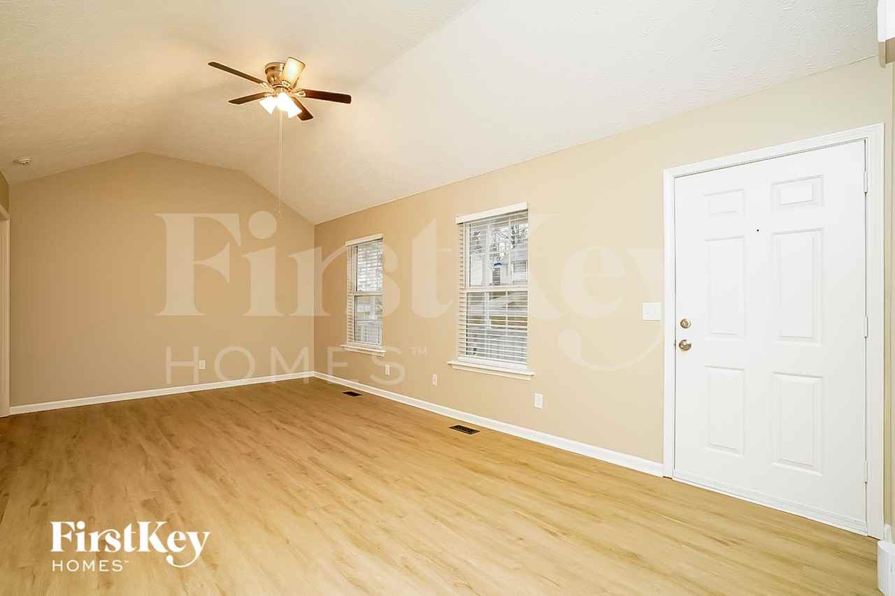 1415 Tuffnell Dr - Photo 2 of 15