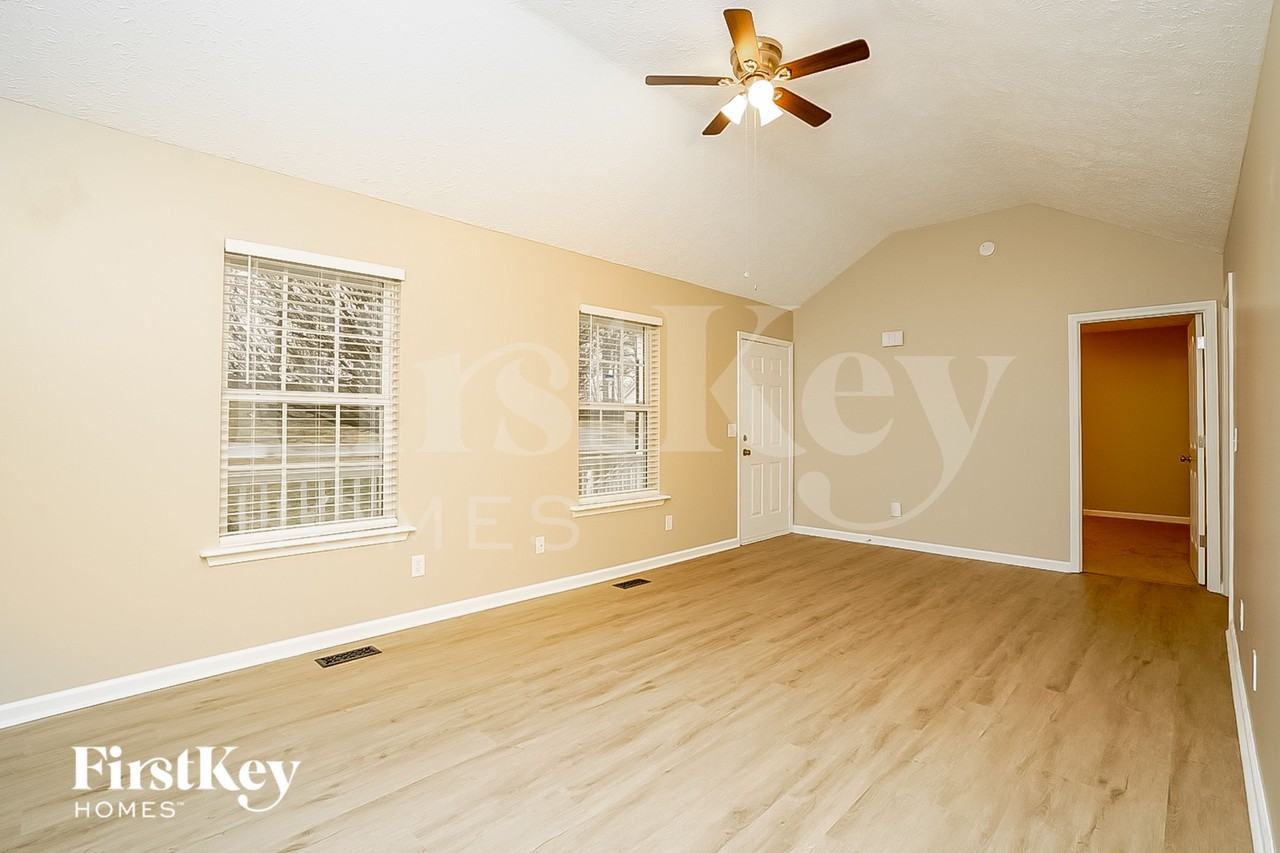 1415 Tuffnell Dr - Photo 3 of 15