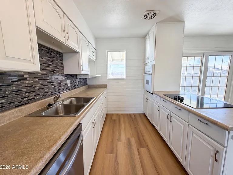 1457 West 7th Avenue - Photo 5 of 10