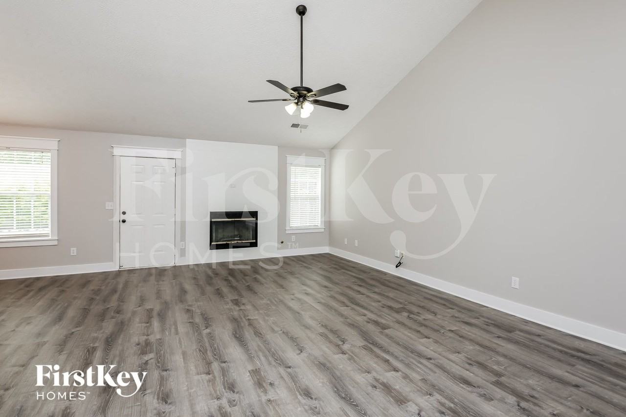 6247 Highgrove Dr - Photo 2 of 15
