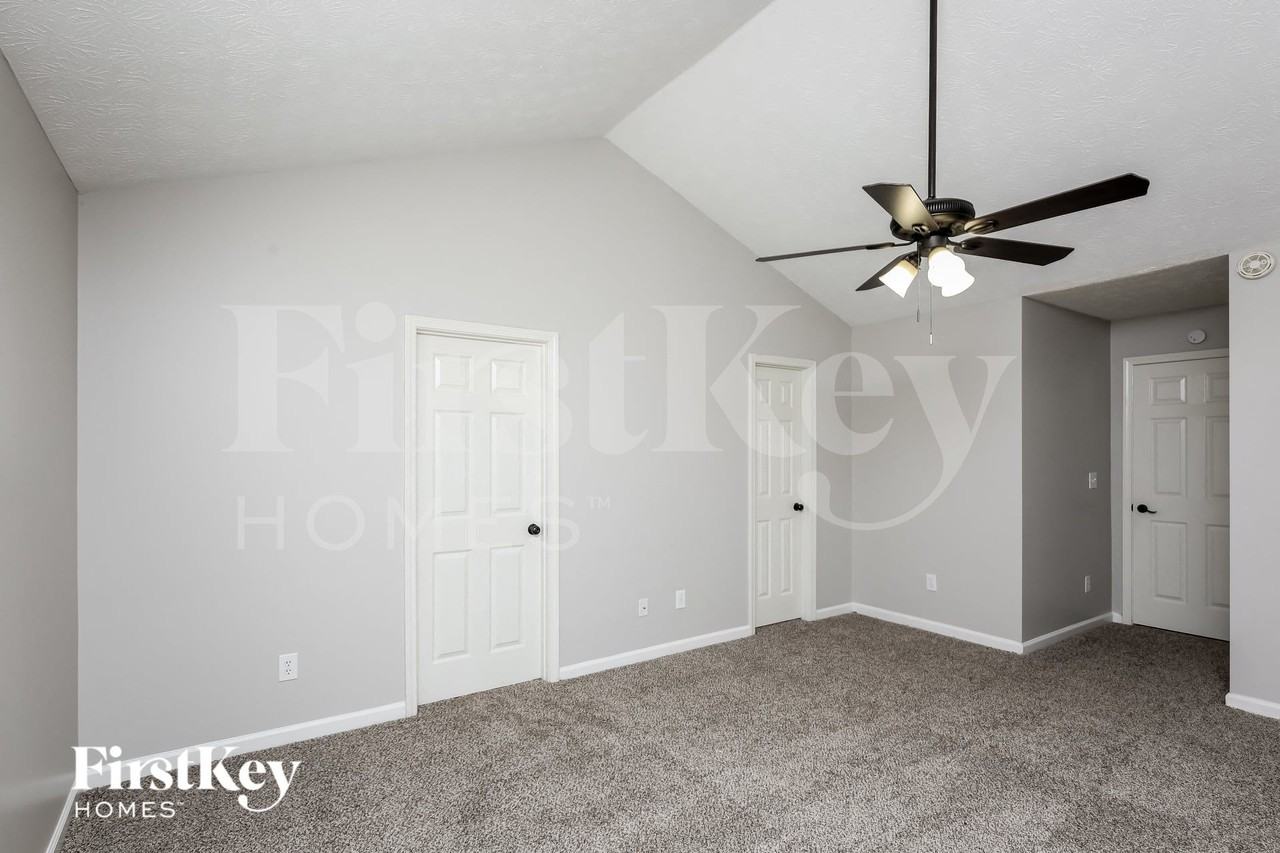 6247 Highgrove Dr - Photo 6 of 15