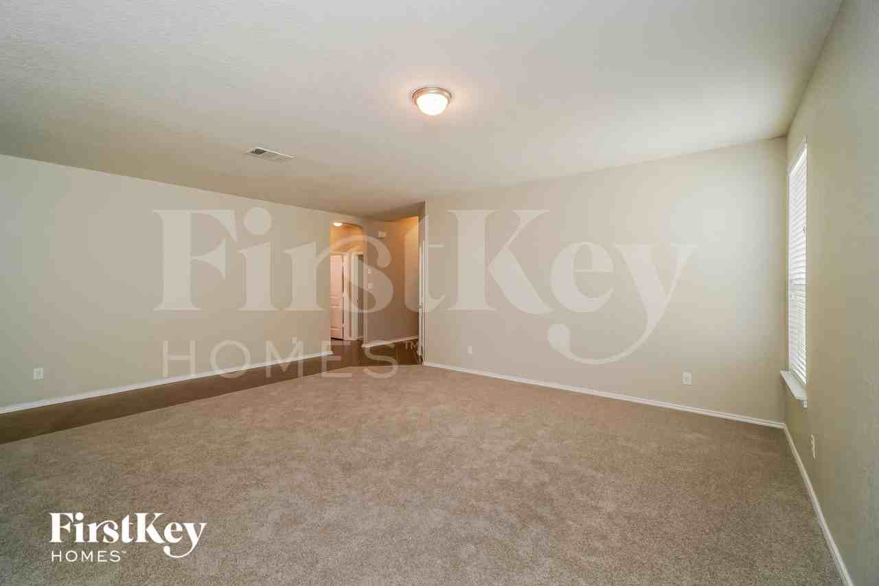 10215 Mill Path - Photo 3 of 16