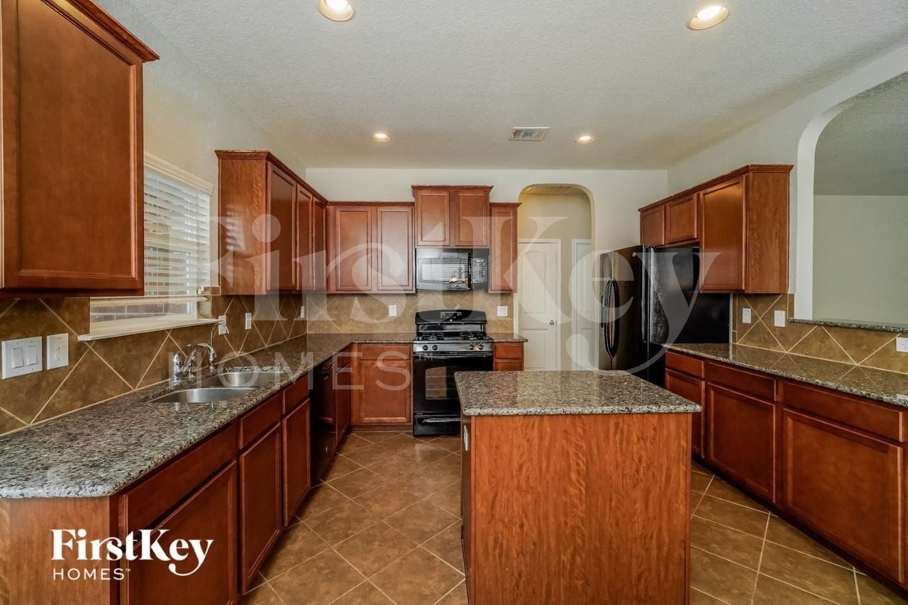 10215 Mill Path - Photo 6 of 16