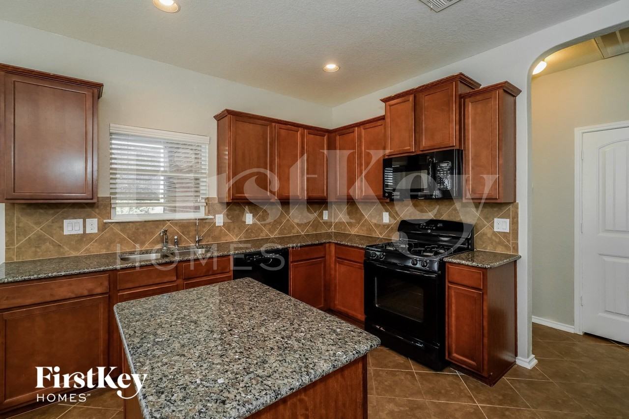 10215 Mill Path - Photo 7 of 16