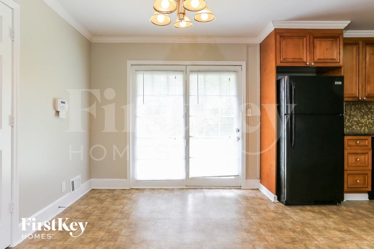 6326 Forest Haven Ln - Photo 5 of 15
