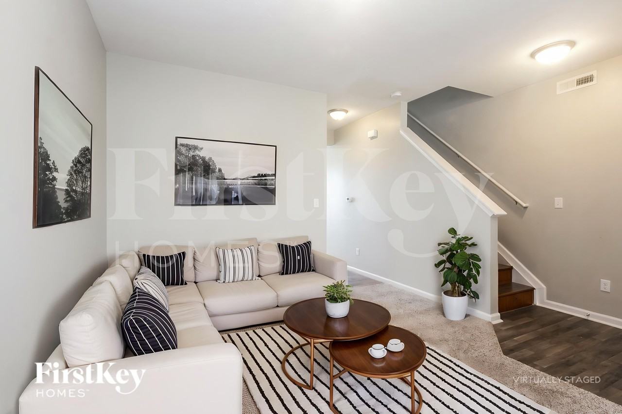 7847 Danube St - Photo 4 of 19