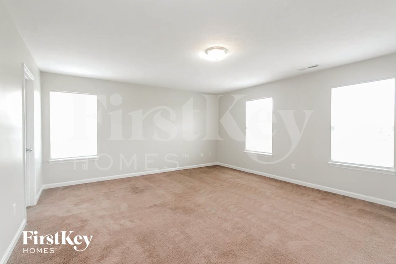 7847 Danube St - Photo 7 of 19