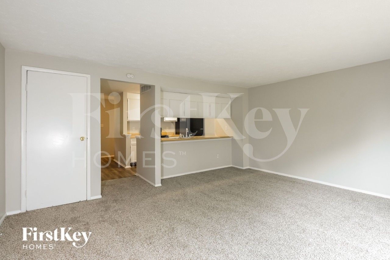 6847 Cross Key Dr - Photo 6 of 16
