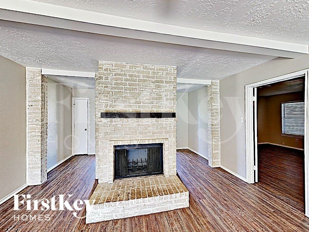 6803 Stiller Dr - Photo 2 of 17