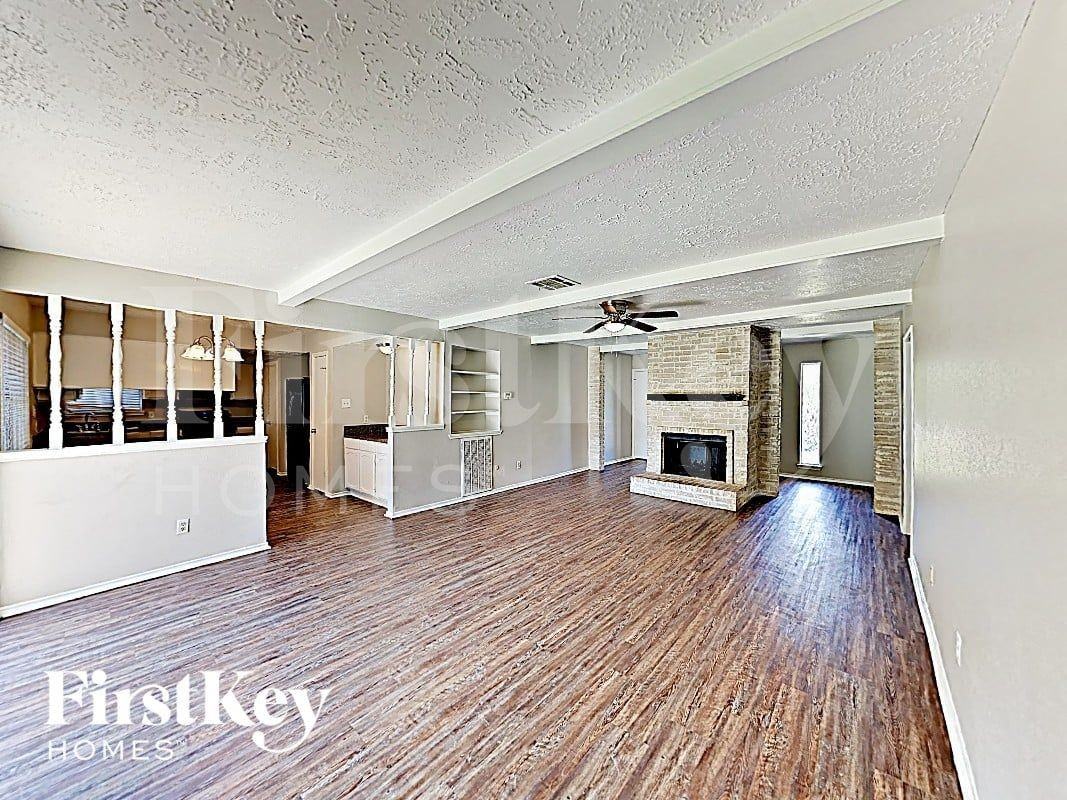 6803 Stiller Dr - Photo 4 of 17