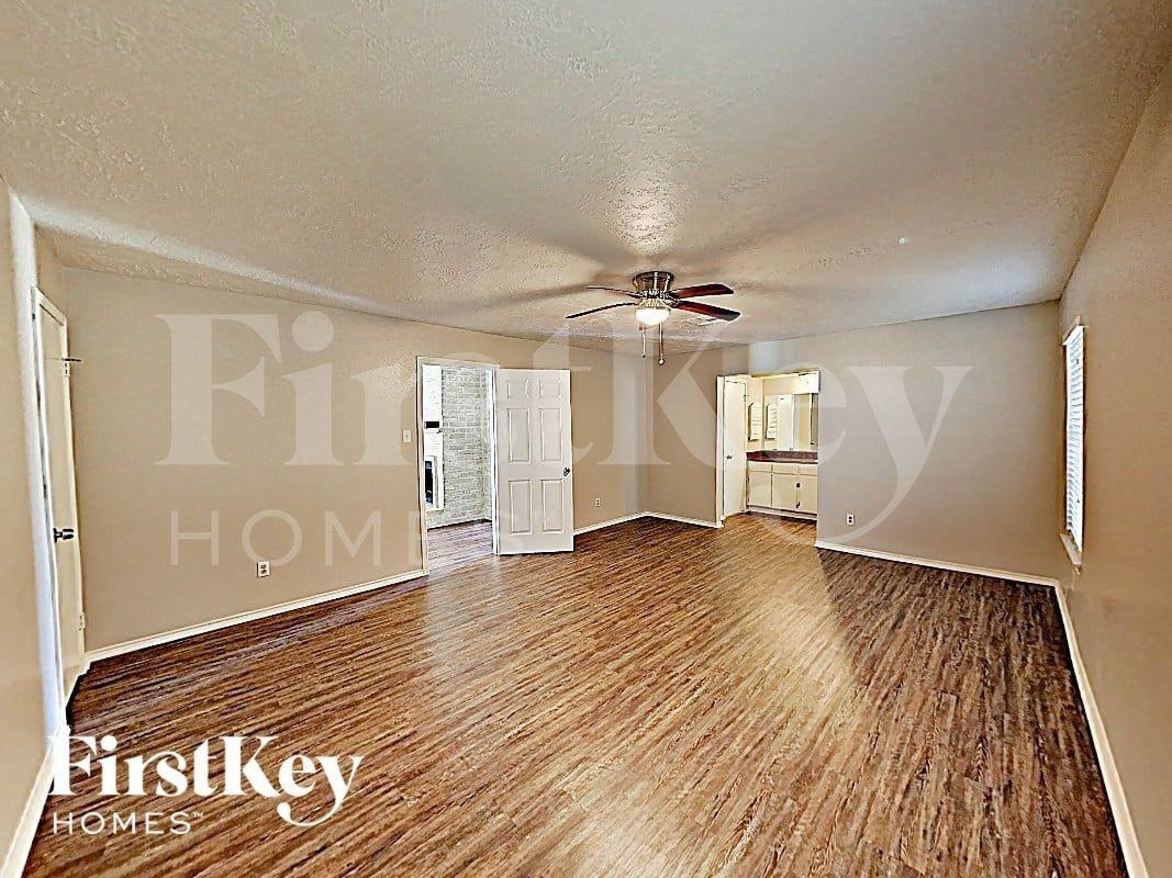 6803 Stiller Dr - Photo 7 of 17