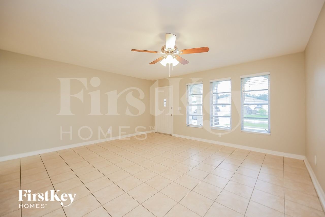 3752 Sw Santa Barbara Pl - Photo 4 of 16