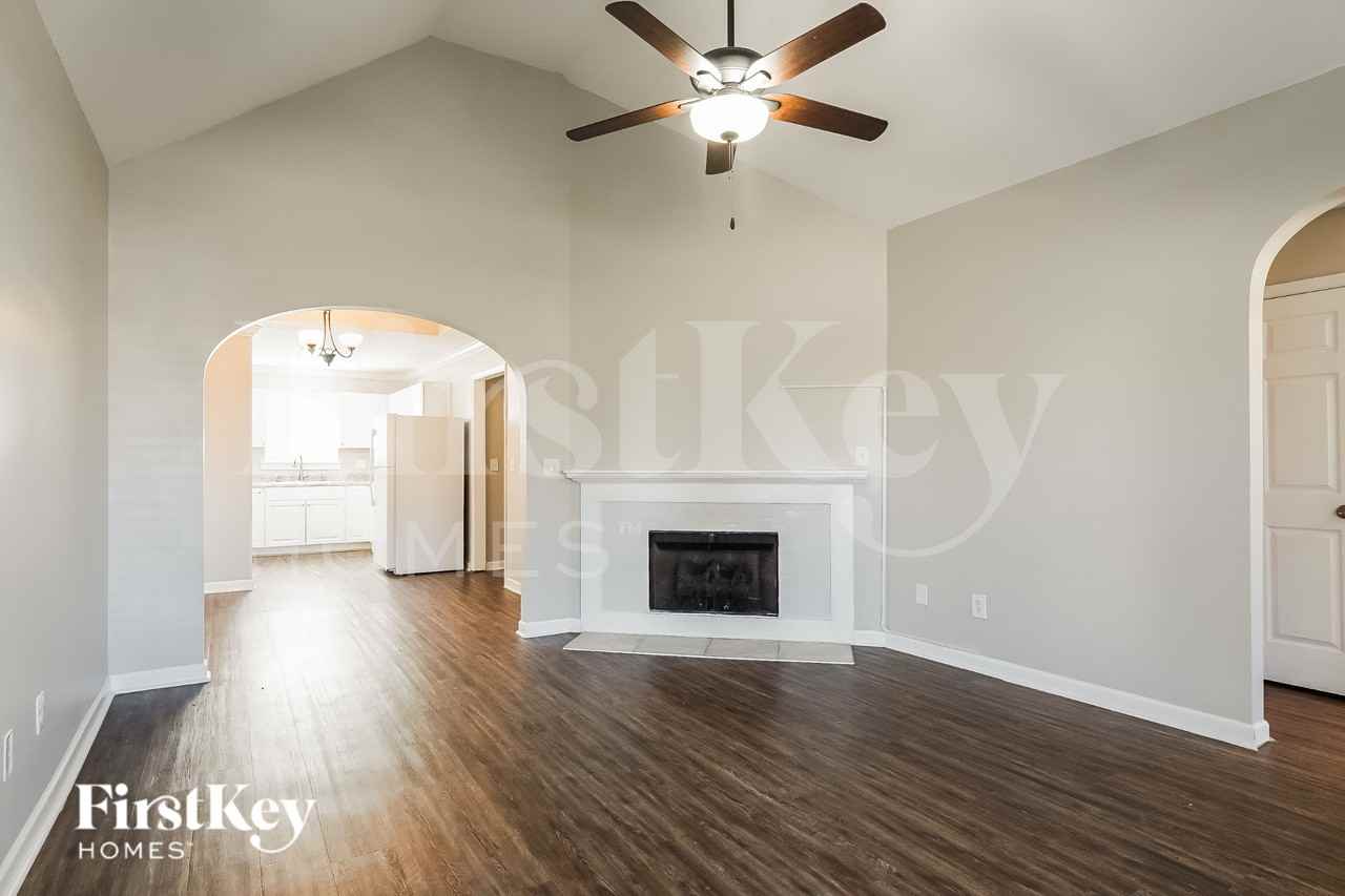 193 Creekstone Trl - Photo 2 of 16