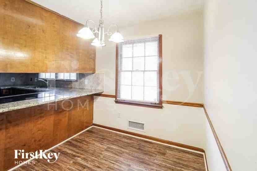 1739 Killian Hill Rd Sw - Photo 4 of 16
