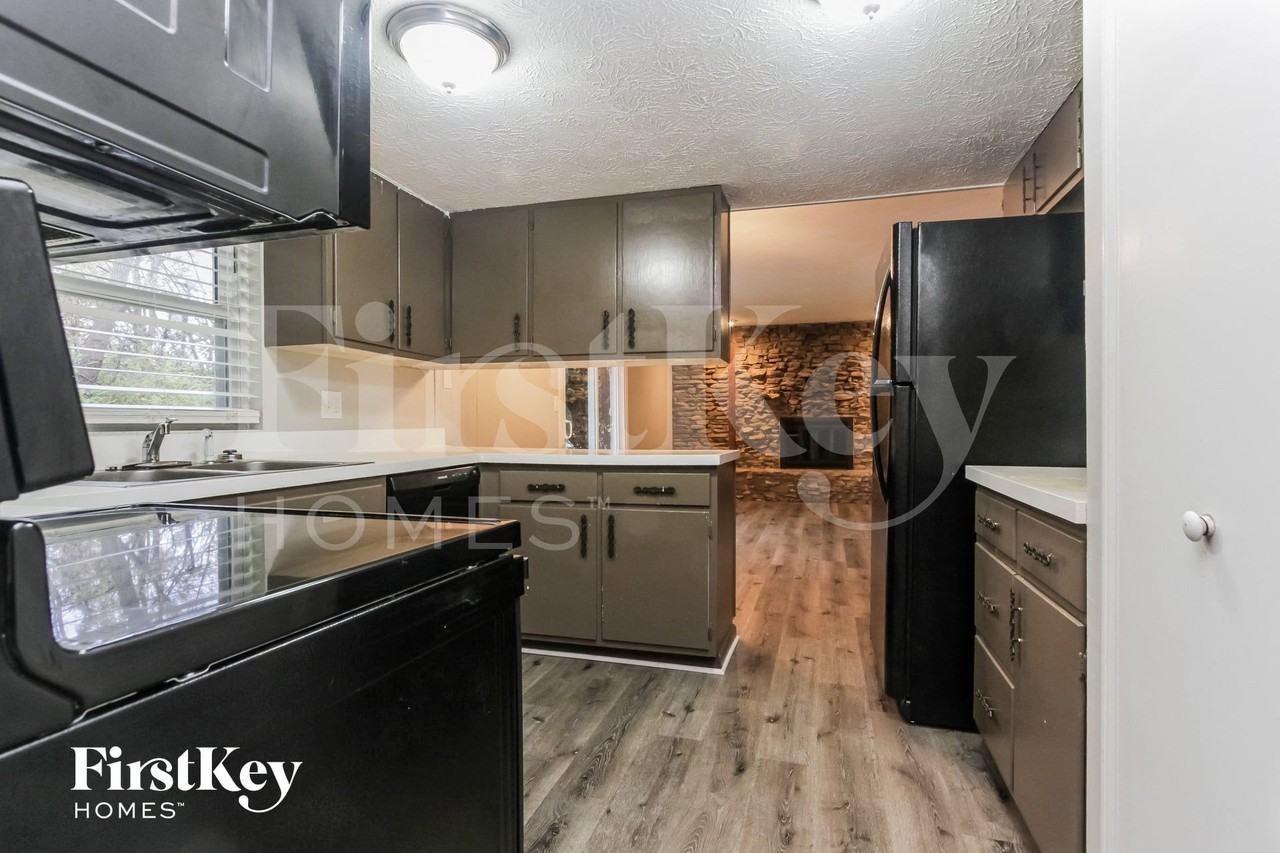10431 Lawnhaven Cir - Photo 6 of 16